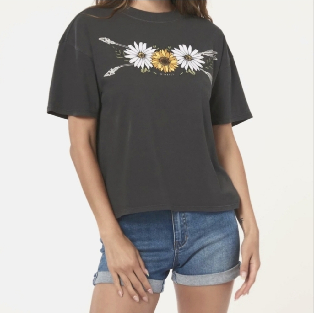 O'Neil sunflower arrow y2k graphic tee size Xs